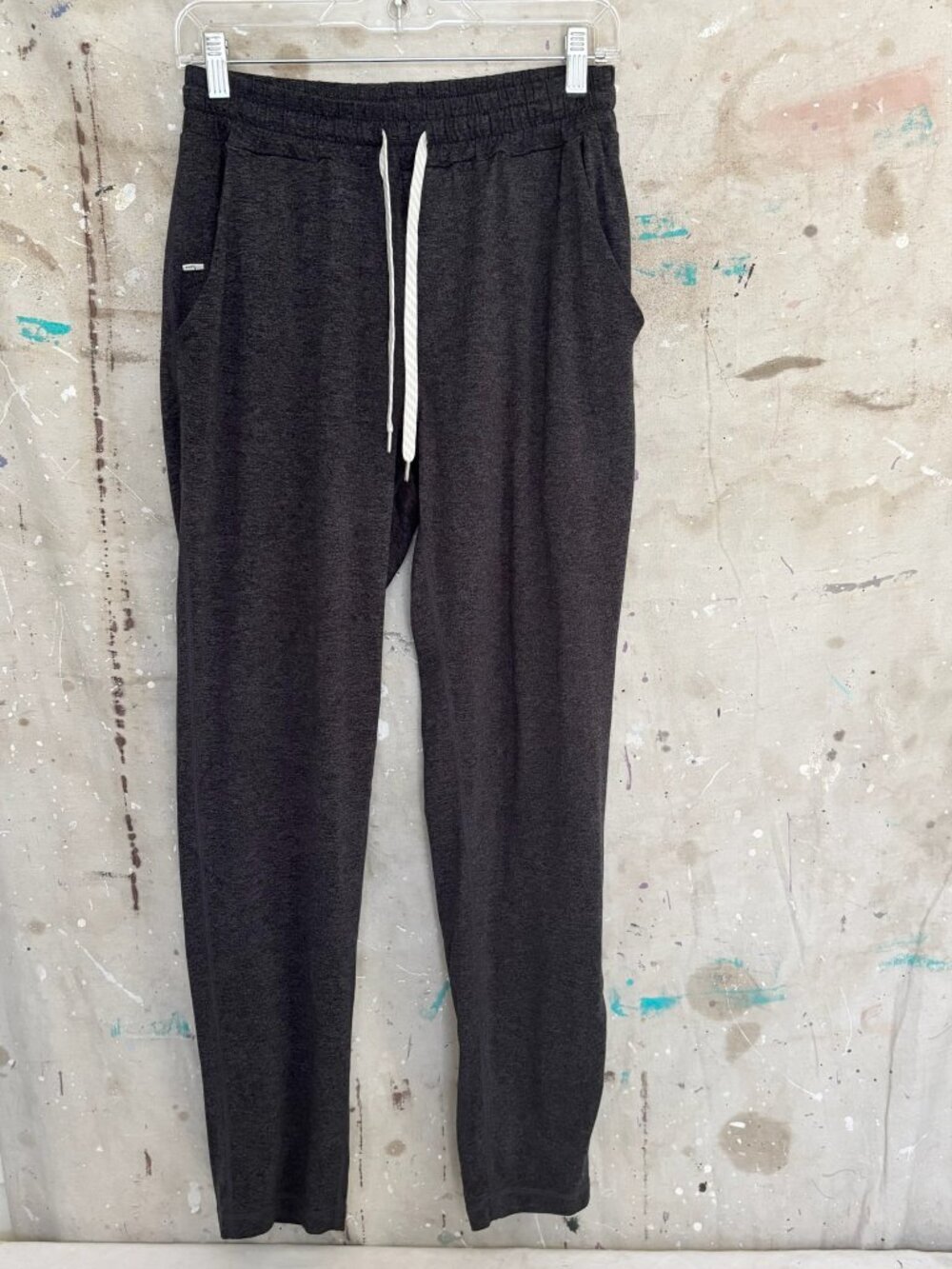 Vuori Ponto Performance Jogger in Charcoal Gray
